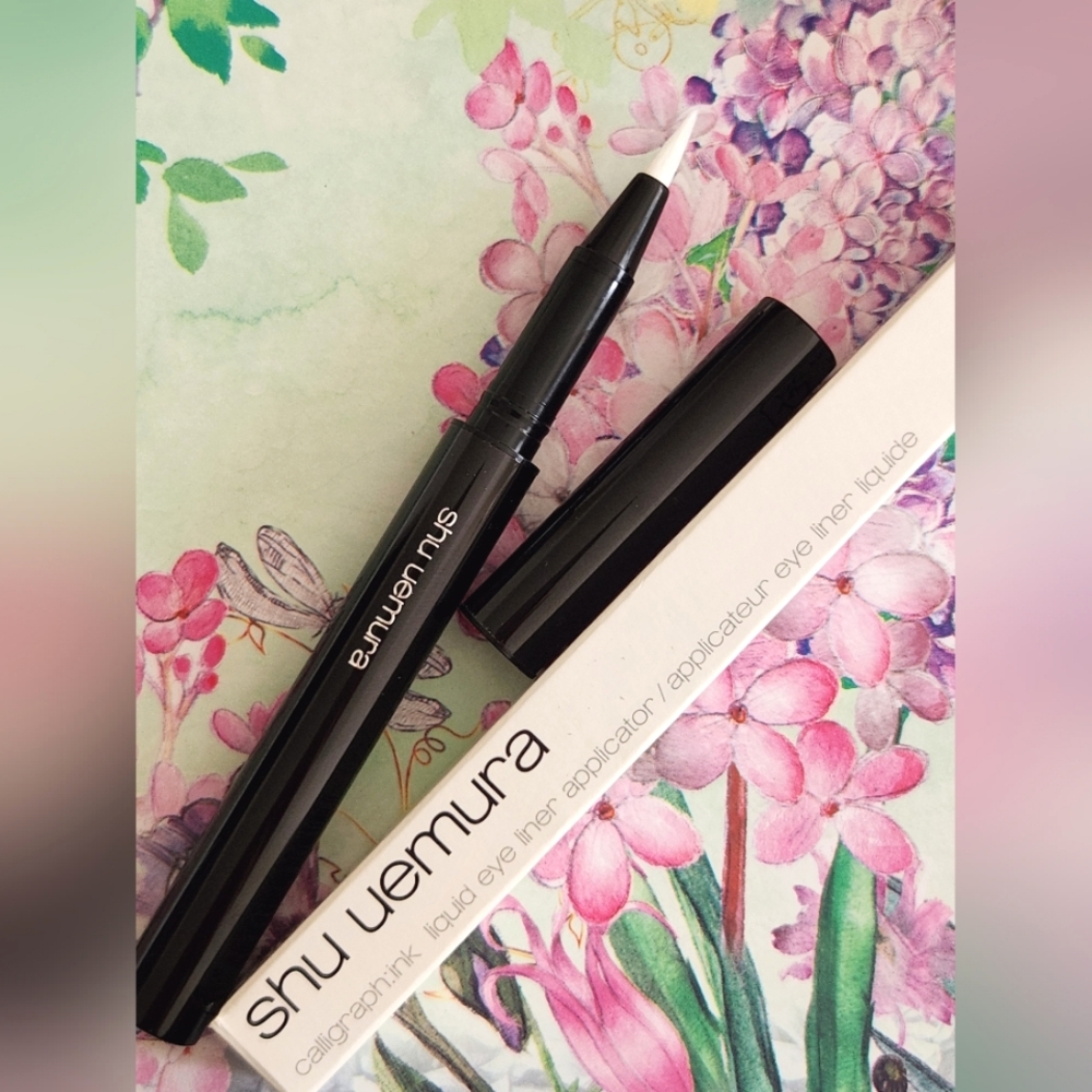 Shu Uemura liquid eyeliner applicator